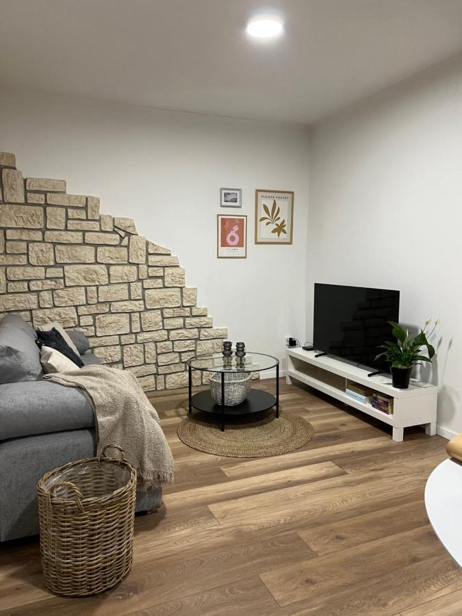 Cinderella Apartment With Free Parking Pula Exteriör bild