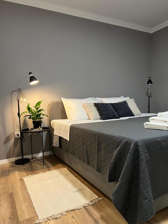Cinderella Apartment With Free Parking Pula Exteriör bild