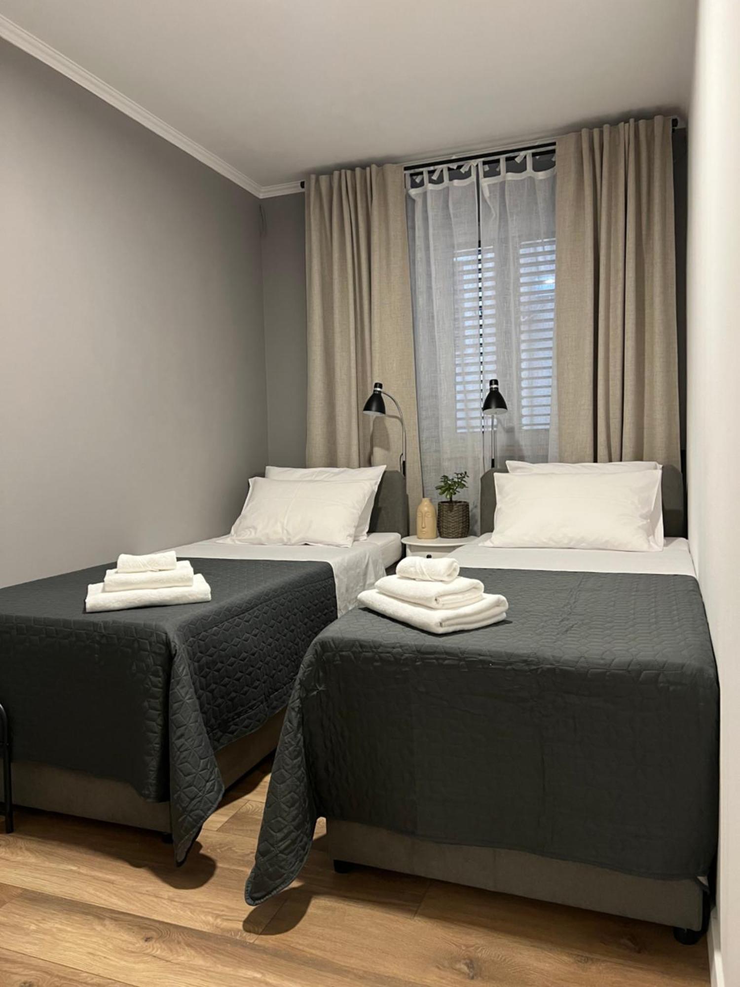 Cinderella Apartment With Free Parking Pula Exteriör bild